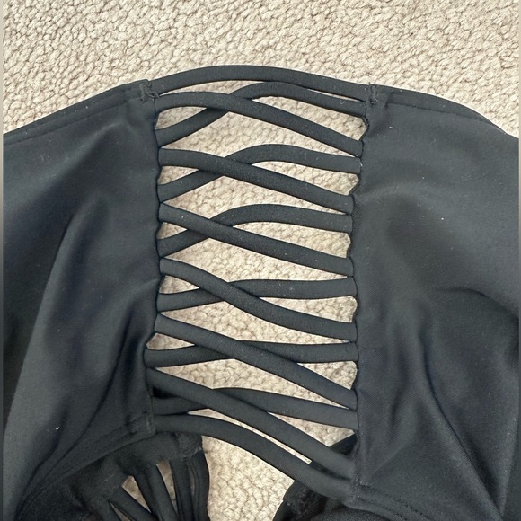 Hollister High-waisted Bikini Bottoms (size XS) - Picture 3 of 6